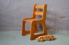 Maria Montessori: Children's furniture