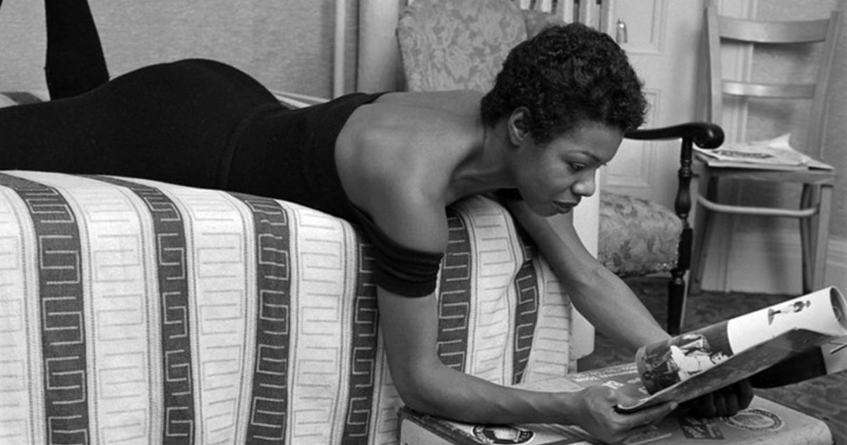 Maya Angelou teaching life lessons Maya Angelou teaching through her words